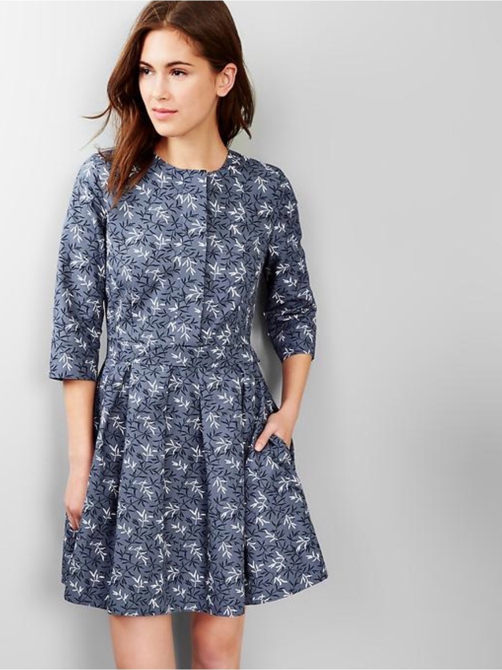 Cottage Pleated Print Fit and flare floral dress - structured- size 6